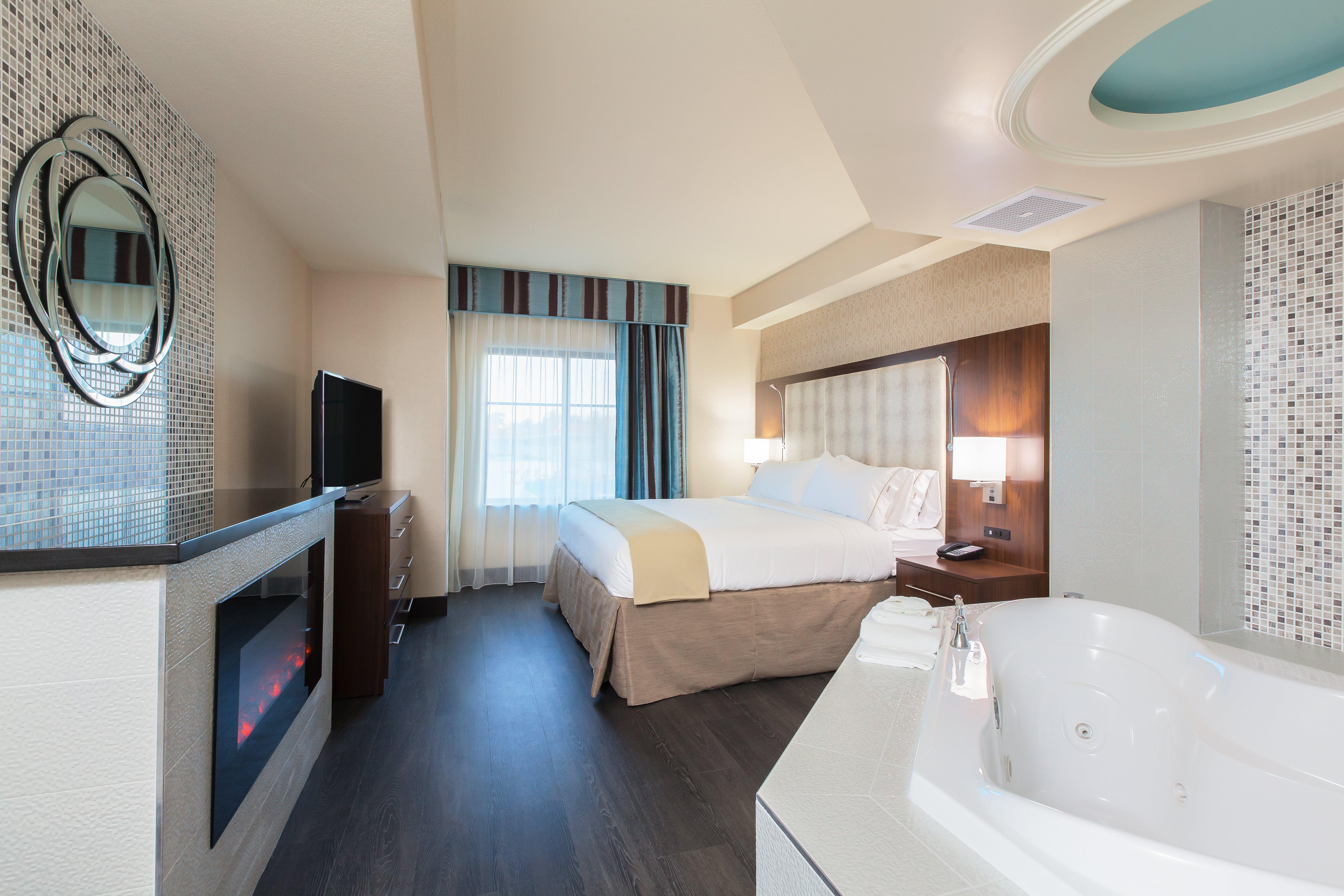 Holiday Inn Express & Suites Eureka By Ihg Экстерьер фото