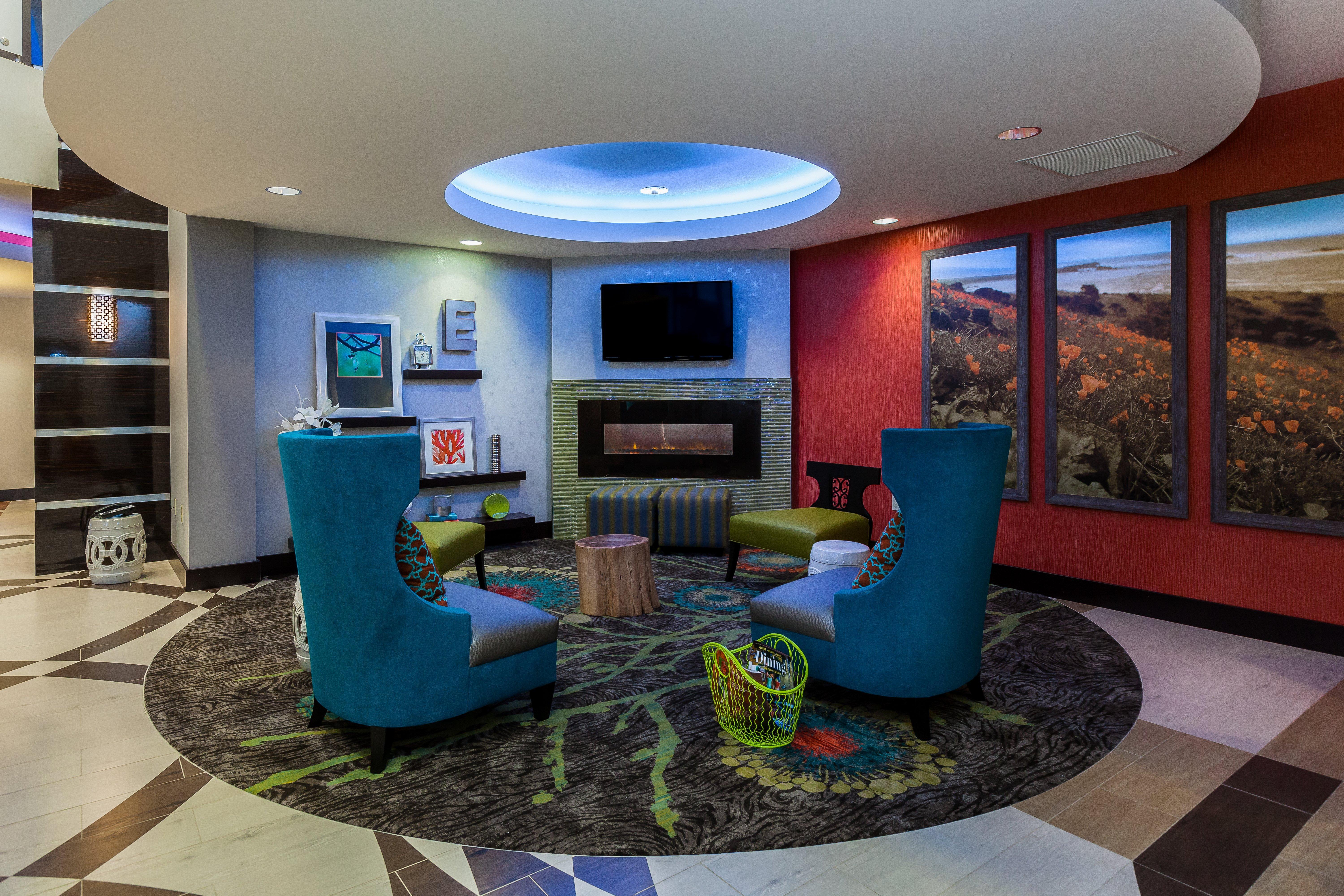 Holiday Inn Express & Suites Eureka By Ihg Экстерьер фото
