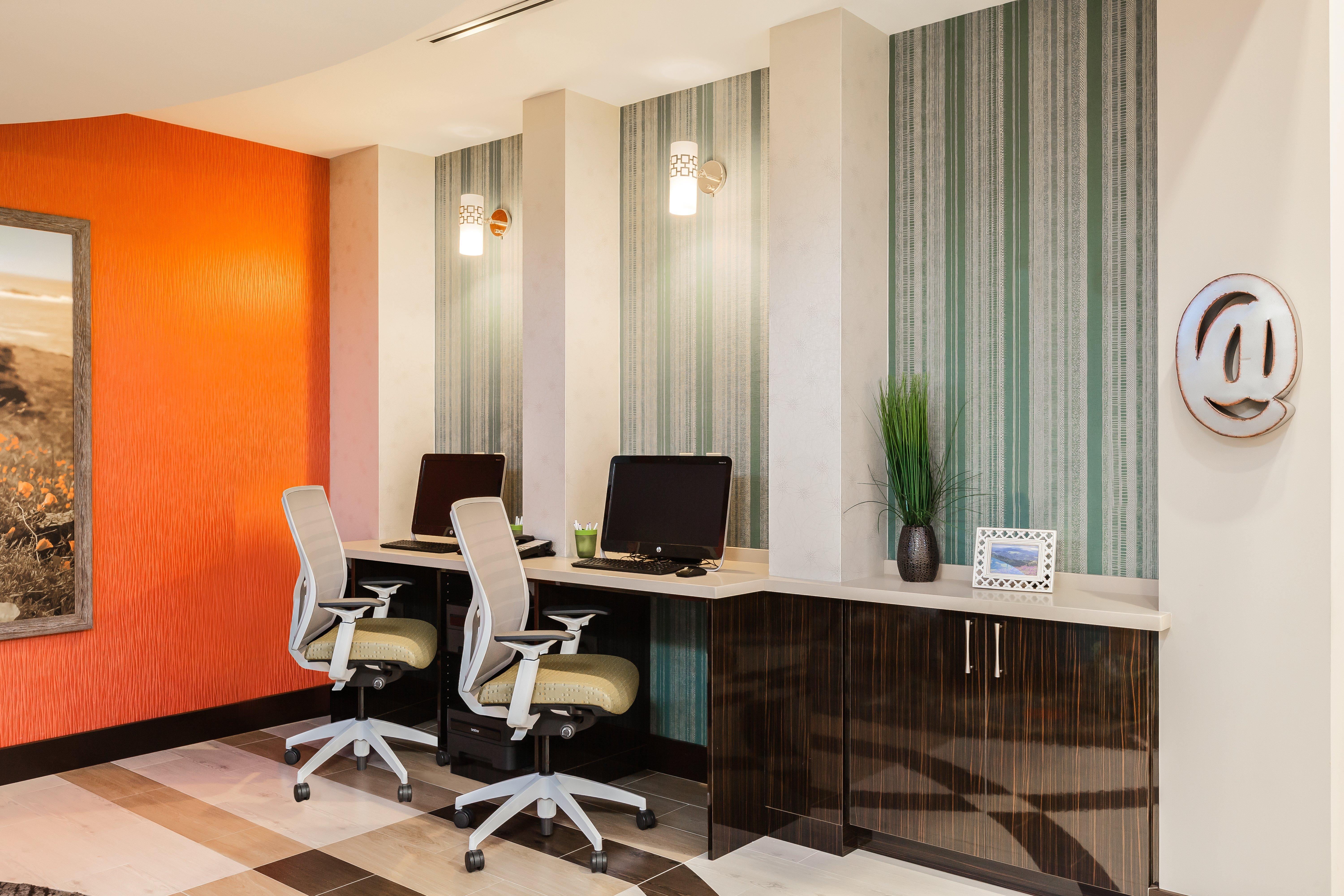 Holiday Inn Express & Suites Eureka By Ihg Экстерьер фото