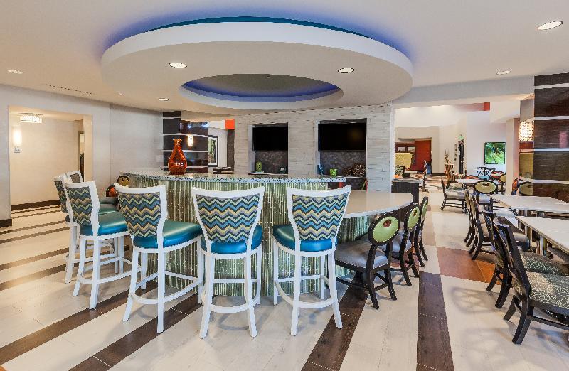 Holiday Inn Express & Suites Eureka By Ihg Экстерьер фото